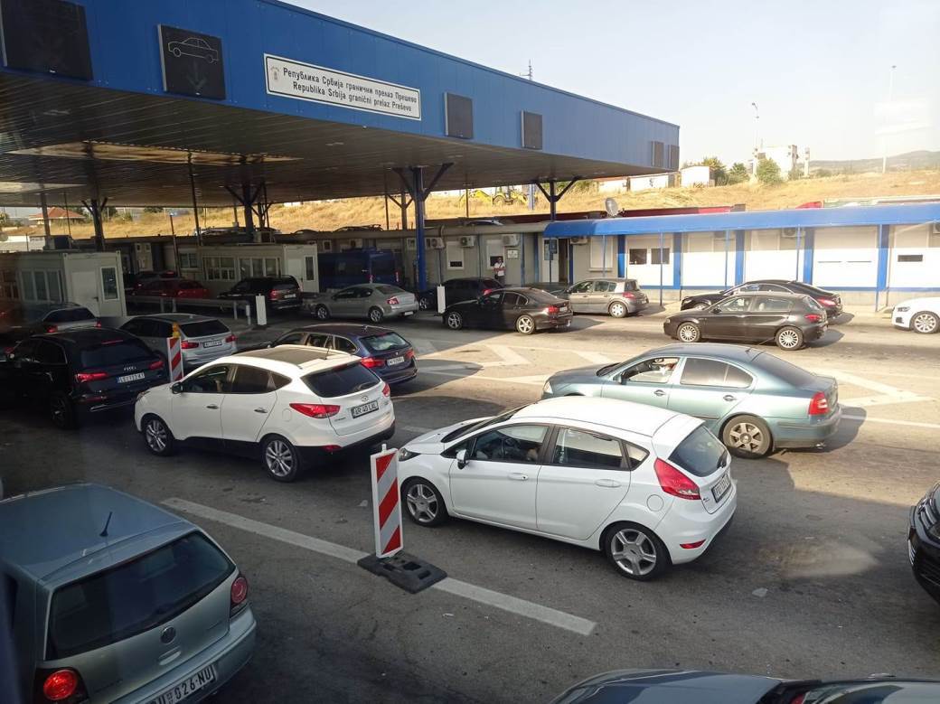 MUP “češlja” autobuse na putu ka moru: MUP u velikoj akciji, proverava se baš sve