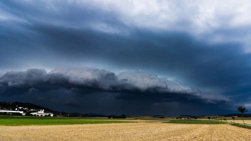 Snažno nevreme pogodilo Nemačku: Jedna žena poginula, najmanje dve osobe povređene