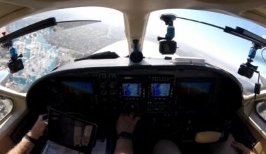 Mali avion sa osam putnika se srušio