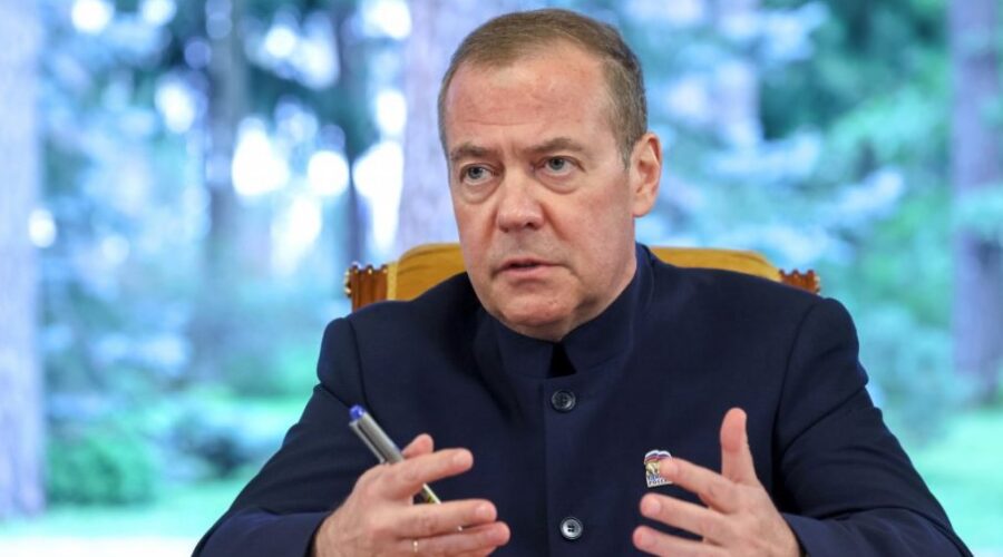 NATO ostaje neprijateljski blok koji se širi