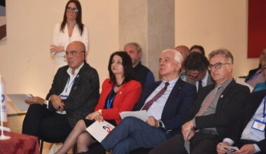SRCE: Napad na novinare u Kraljevu skandalozan, Vučićeva „šatorska demokratija“ rezervisana samo za poslušne medije