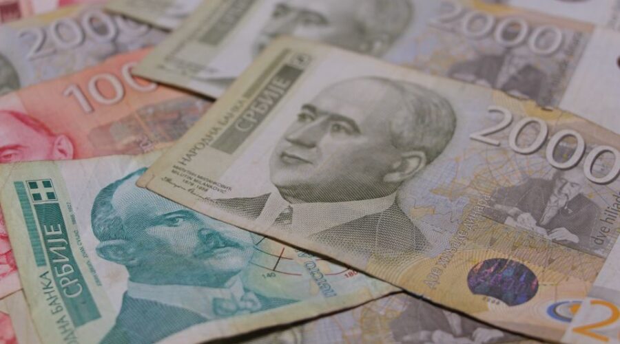 Da li Novosađani zarađuju 136.000 u proseku? Statistika kaže da zarađuju