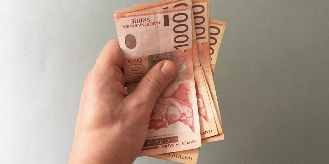 Plate u javnom sektoru za oko 5.300 dinara veće nego kod privatnika