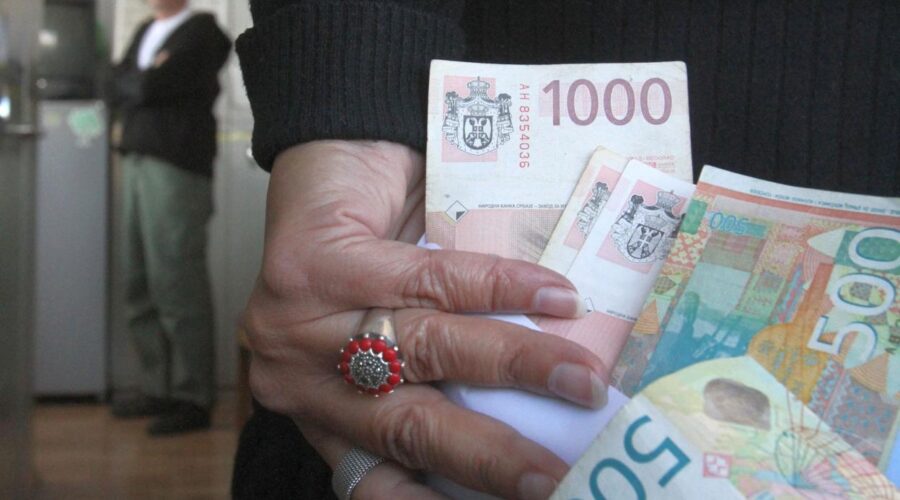 Zarade svuda jake, neke i jače: Plate u javnom sektoru za oko 5.300 dinara veće nego kod privatnika, najslabiji prosek u lokalnim samoupravama
