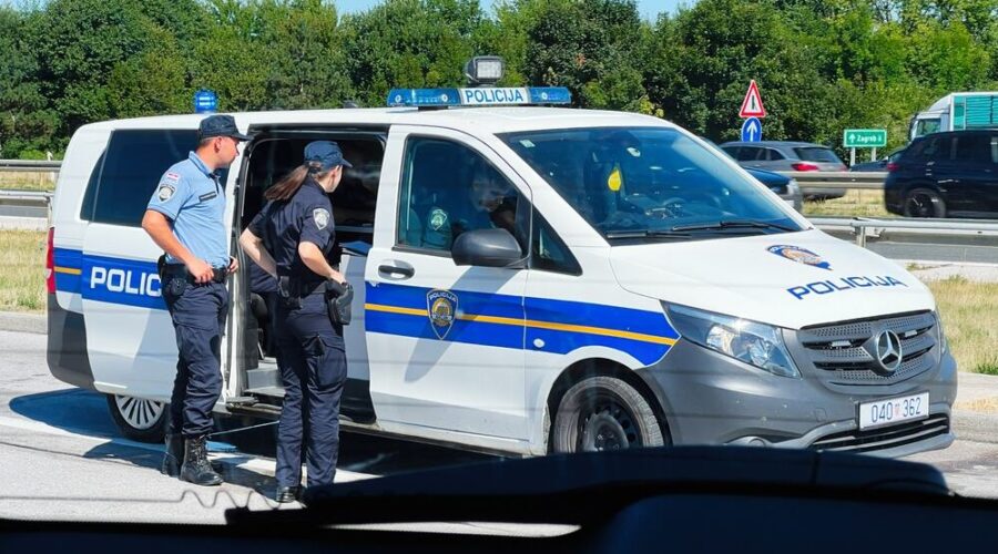 Automobil uleteo u restoran: Incident u odmaralištu na auto-putu u Hrvatskoj
