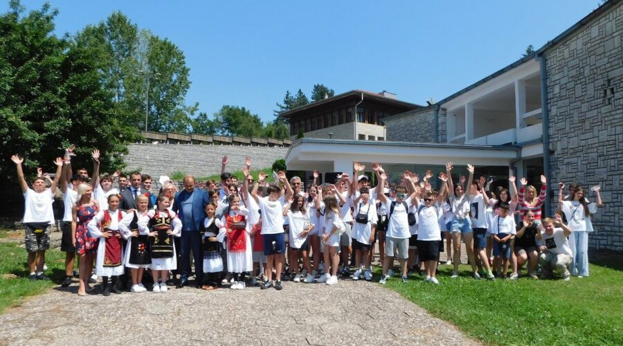 Veliko priznanje za grad Loznici uručena zahvalnica za nezaboravni kamp u Tršiću