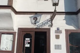 Zašto se najpoznatija beogradska kafana zove samo “?” Priča je neverovatnija nego što mislite
