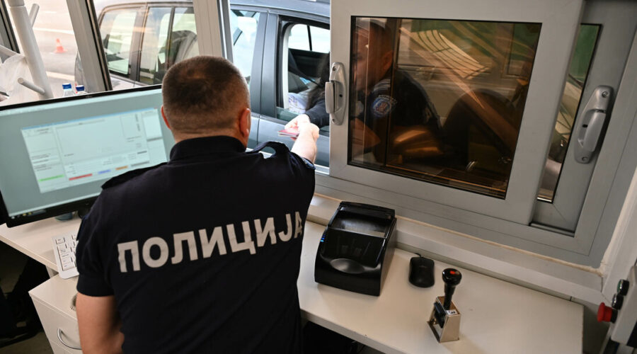 AMSS: Na graničnom prelazu Batrovci teretna vozila čekaju četiri sata na izlaz