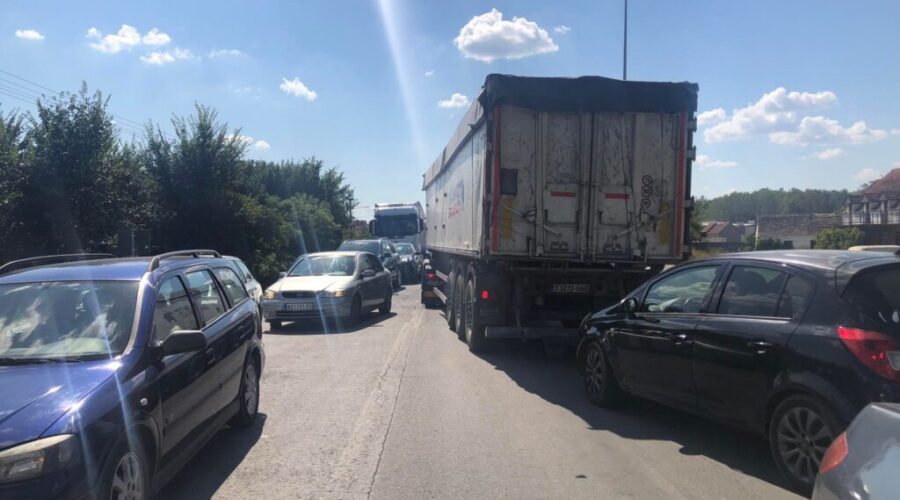 Jutros manje gužve na Batrovcima: Automobili čekaju 30 minuta, kamioni tri sata