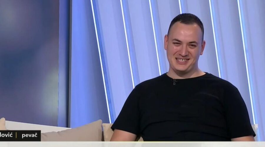 Ovo je žena koja je sa Mirčetom Radulovićem dobila ćerku! Kuma objavila prvu fotografiju iz porodilišta, malu Elenu drži na grudima