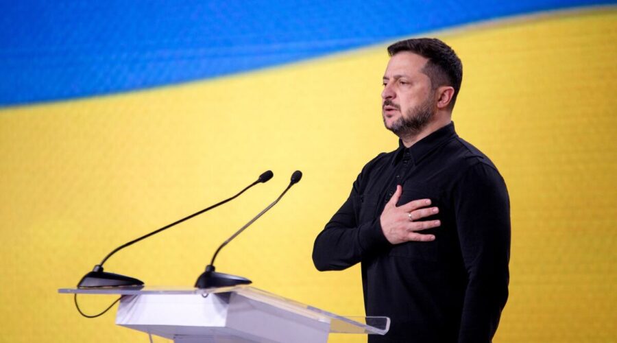 Zelenski posetio ukrajinske vojnike na frontu! Obišao trupe na veoma važnom strateškom položaju! (video)