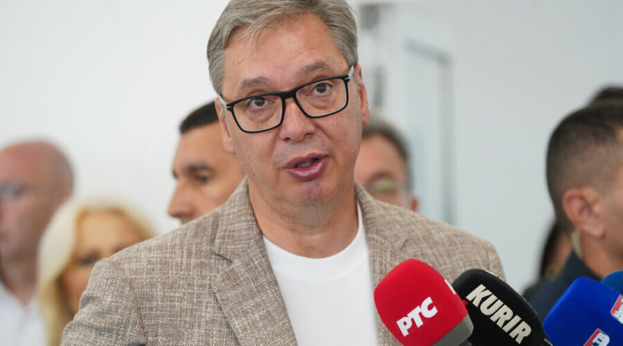 Vučić u poseti Centru za razminiranje Republike Srbije