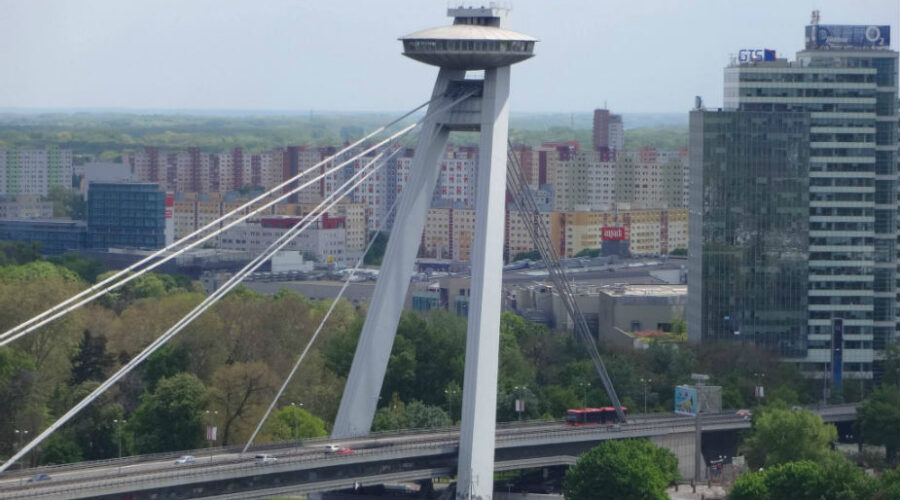 Slovačka vlada predložila zabranu društvenih mreža deci do 16 godina