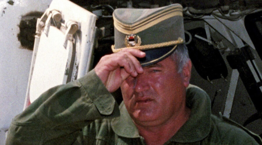 Mladić kraj ćerke: Generalova želja da ga sahrane kraj mezimice Ane
