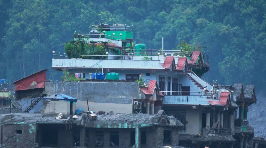 Nepalska policija saopštila da je broj poginulih u poplavama porastao na 389