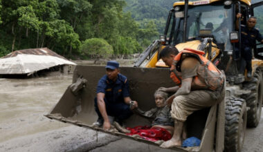 Broj žrtava poplava u Nepalu porastao na 162, stotine nestalih