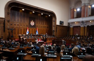Poslanici od 10 časova nastavljaju sednicu, rasprava o amandmanima na zakon o projektu “Beograd na vodi”