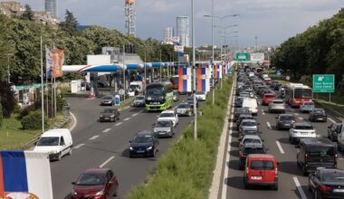 AMSS: Gužve na putevima zbog završetka letnjih odmora, čekanje na nekoliko graničnih prelaza