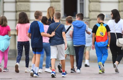 Agencija: Da roditelji, uoči početka školske godine, pripreme decu za bezbedno učešće u saobraćaju