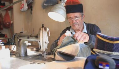 UMESTO PARIZA, ODABRAO RODNO UŽICE: Deda Đorđe ima 92 godine, ali i dalje čuva stari zanat od zaborava!