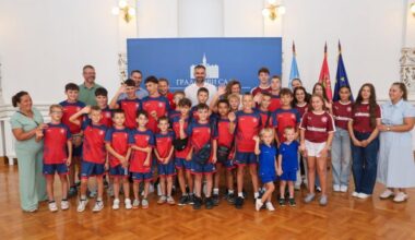 Gradonačelnik Novog Sada primio decu sa Kosova i Metohije, učesnike fudbalskog kampa