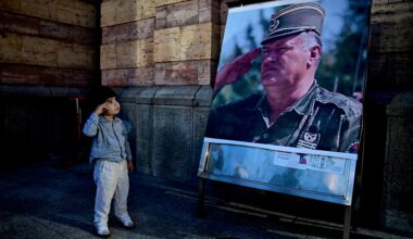 Spomenik Ratka Mladića je – Republika Srpska