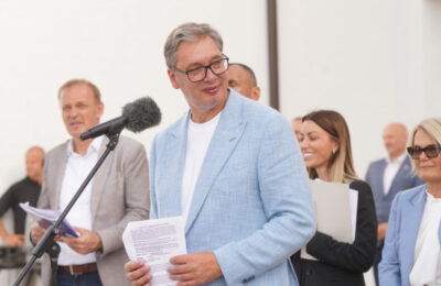 Vučić: U rekonstrukciju osnovne škole u Donjoj Borini uloženo više od dva miliona evra