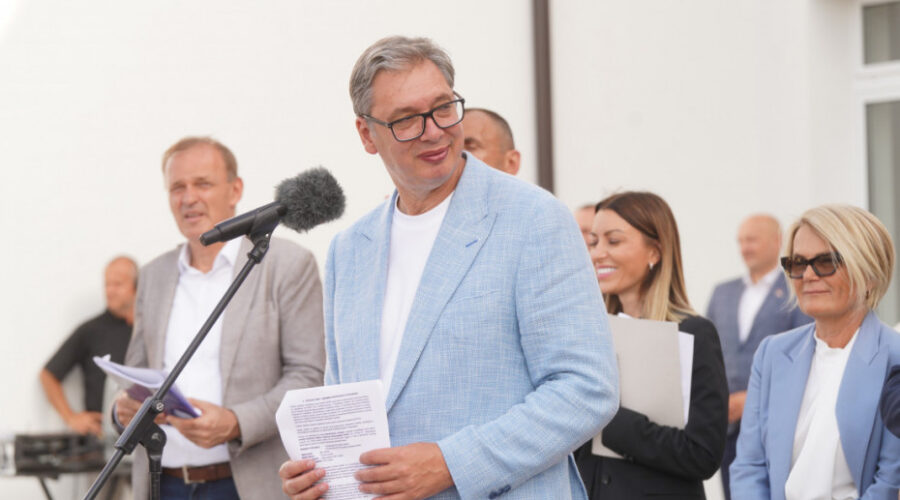 Vučić: U rekonstrukciju osnovne škole u Donjoj Borini uloženo više od dva miliona evra