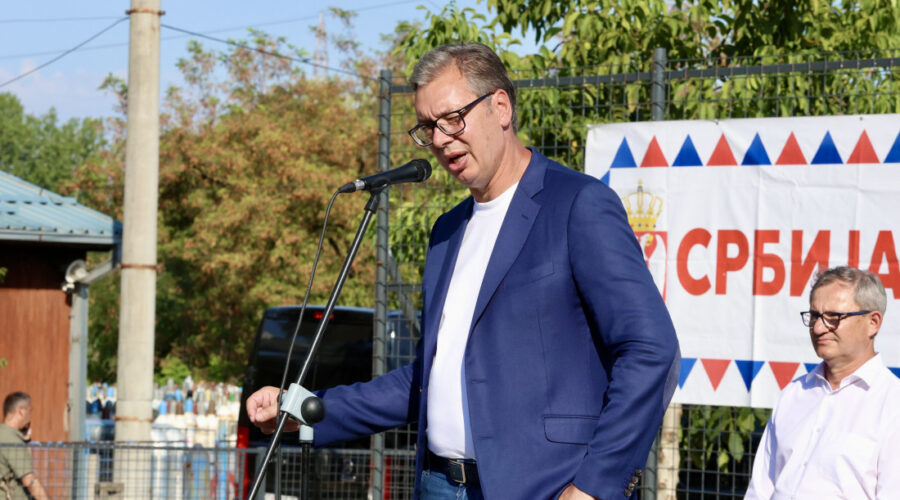 Vučić: Sutra otvaramo fabriku robota, u nedelju 30 kilometra Dunavskog koridora