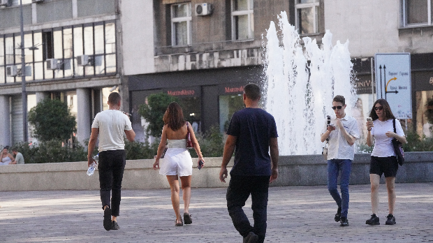 Sunčano jutro zameniće oblaci, RHMZ objavio upozorenje na grmljavinske nepogode i olujni vetar