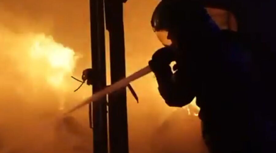 Gore porodične kuće, pogođen restoran! Rusi izveli žestoke udare na Kijev i okolinu, ima mrtvih i ranjenih! Stižu snimci nakon napada (foto/video)