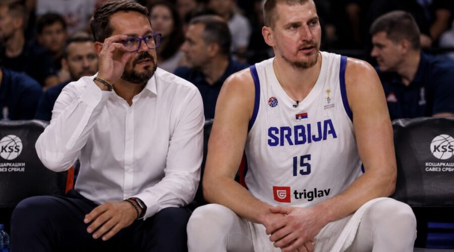Rade priča: Jokić kao matorac na basketu – dosadno mu da šutira