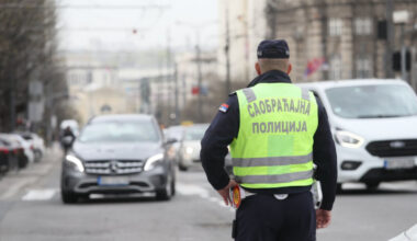 Počinje škola, počinje i veći oprez u saobraćaju: Kako decu pripremiti za bezbedan put do škole?