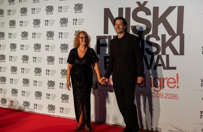 Ovacije publike obeležile svečano otvaranje Filmskog festivala Nišu: Više od igre (FOTO)