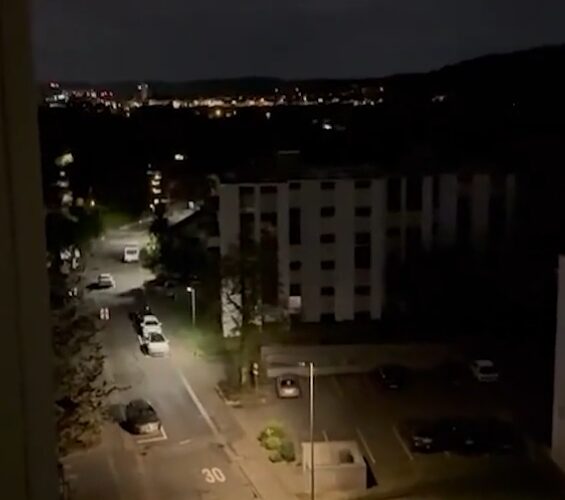 Napadač i dalje u bekstvu! Ubijena devojka (22), opsadno stanje u gradu! Dve rejverke se spasile na neverovatan način! “Video sam senku sa jurišnom puškom”