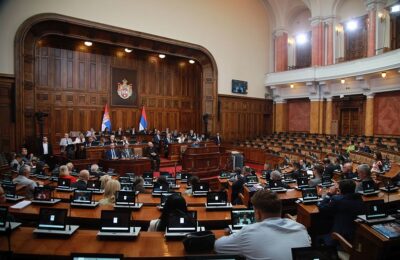 Skupština Srbije danas glasa o rebalansu budžeta i još 58 tačaka dnevnog reda