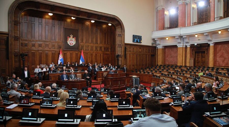 Skupština Srbije danas glasa o rebalansu budžeta i još 58 tačaka dnevnog reda