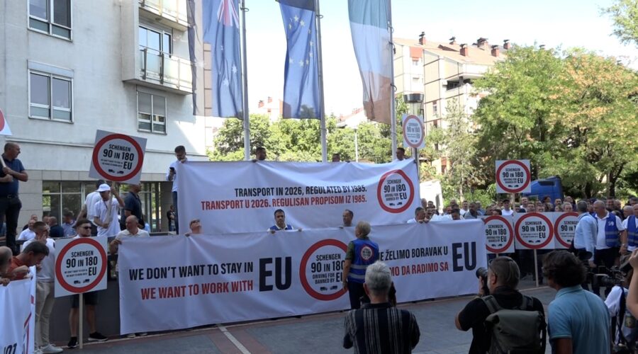 Prevoznici najavljuju blokade granica ako se ne reši pitanje boravka vozača kamiona u Šengenu