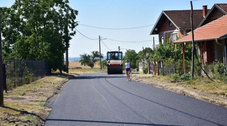 ASFALT POSLE POLA VEKA: Zablistaće put Ivankovac