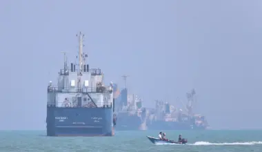 Amerika ponovo napala Iran: Pogođeni raketni bacači u Ormuskom moreuzu