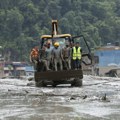 Broj poginulih u poplavama u Nepalu povećan na 332