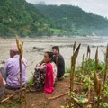 Broj žrtava poplava i klizišta u Nepalu i Kini porastao na 919, među skoro 4.800 nestalih 853 strana državljana