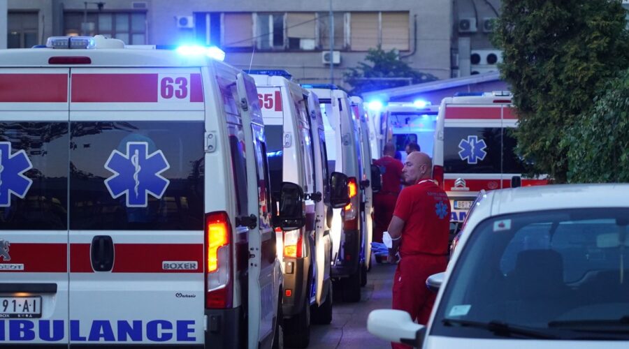 Burna noć u Beogradu: Mladić (21) teško povređen u nesreći na Voždovcu, a evo zbog čega lekari Hitne pomoći nisu imali mira do jutra