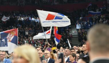 CRTA RAZOTKRILA SNS PREVARU: U Banjaluci se vrši regrutacija ljudi za glasanje na izborima u Srbiji!