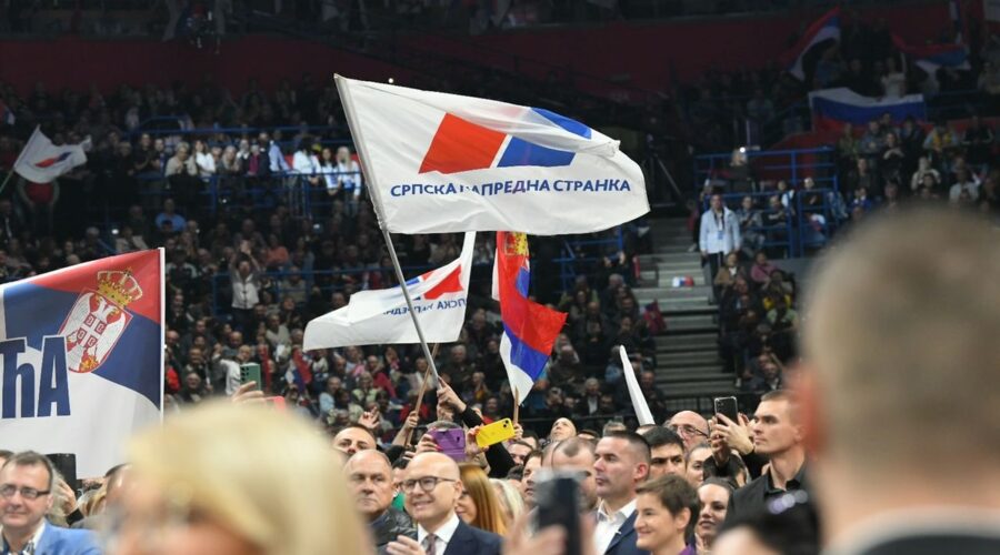 CRTA RAZOTKRILA SNS PREVARU: U Banjaluci se vrši regrutacija ljudi za glasanje na izborima u Srbiji!