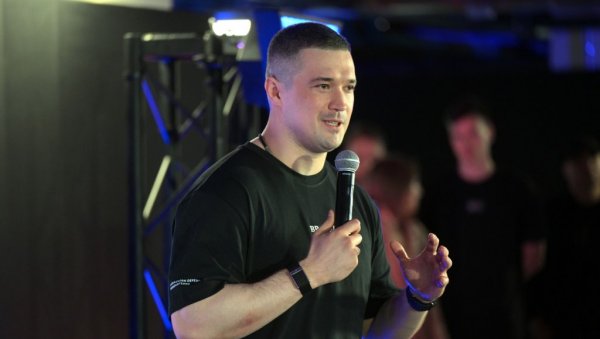 БИВШИ УКРАЈИНСКИ МИНИСТАР ОДБРАНЕ СТИЖЕ У ИТАЛИЈУ: Добио моћну функцију и нови задатак БИВШИ УКРАЈИНСКИ МИНИСТАР ОДБРАНЕ СТИЖЕ У ИТАЛИЈУ: Добио моћну функцију и нови задатак