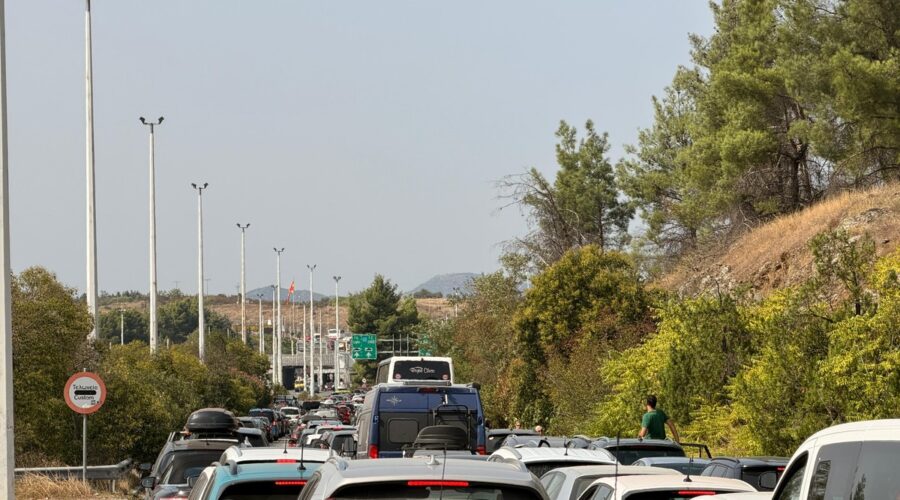 Egzodus pred početak škole! Na izlazu iz Grčke potpuni kolaps, kolone nepregledne: Putnici očajni, čekaju satima!