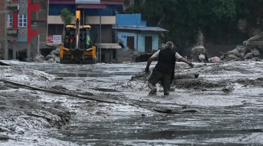 FOTO, VIDEO Pogledajte snimke katastrofalne poplave u Nepalu, broj mrtvih porastao na 389: Među stradalima i državljanin Srbije