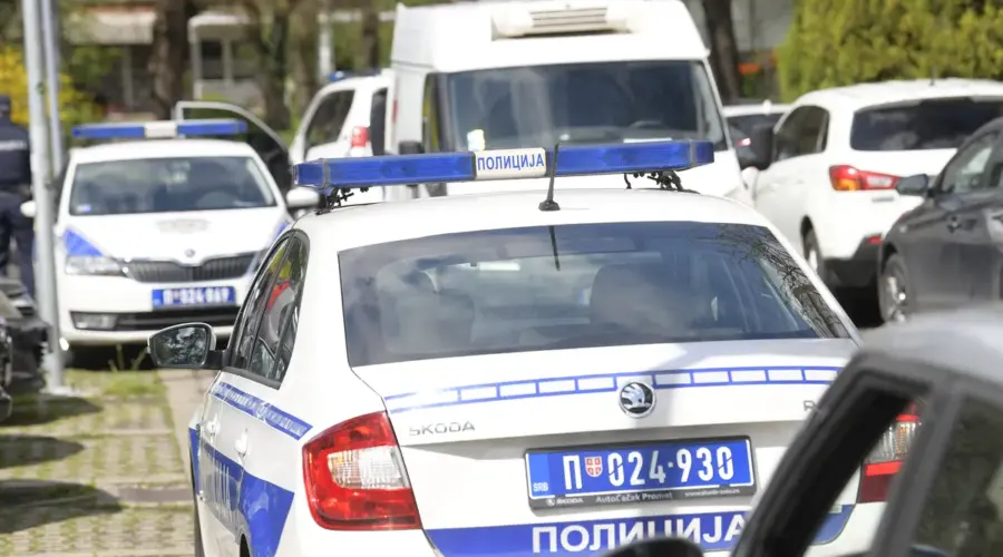Filmska pljačka u Kragujevcu: Sa nožem upao u kladionicu i odneo 51.000 dinara