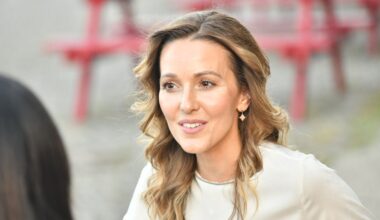 (Foto) Jelena Đoković se potpuno slomila, uhvatila se za glavu dok je gledala Novakov poraz – bolna fotografija kruži mrežama